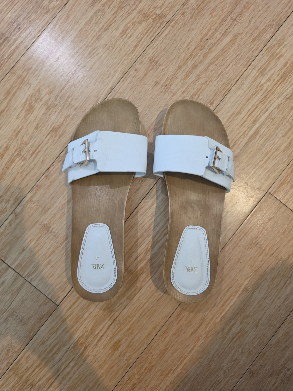 Zara White Leather Buckle Slide Sandals